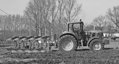 Ploegen met vijf scharre