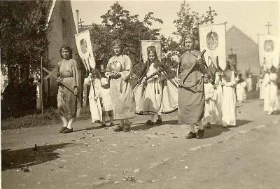 De processie rond 1950