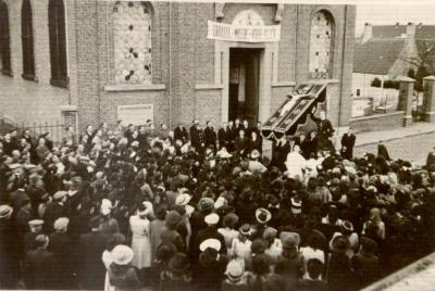 Processie en kruishulde