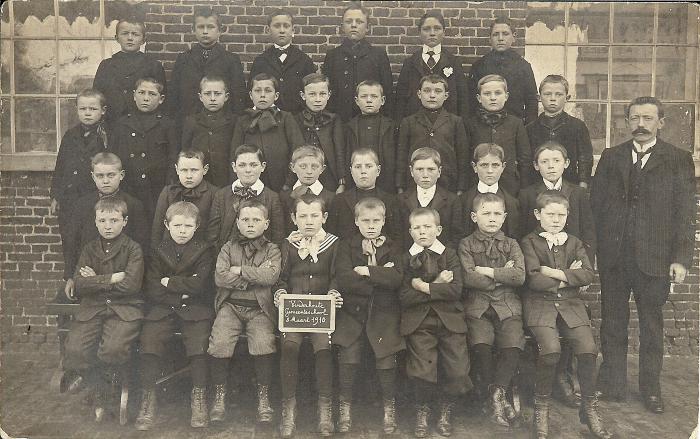 De leerlingen van de gemeenteschool
