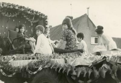 Stoet Oostmoerkermis 1966