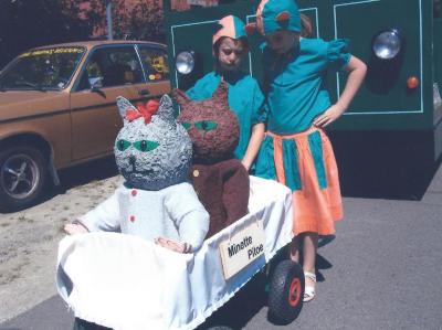 Minette en Pitoe met hun begeleiders