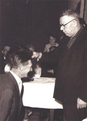 Remi de Witte wordt tot Ridder van de Orde van de Kattestaart verheven