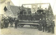 Praalwagen plechtige inhuldiging pastoor Masier, Bassevelde 1914