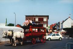 Foto van koets getrokken door twee paarden op de safarkensmarkt